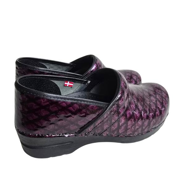 Purple Clogs Sanita Professional Dory Size EU41 US 10 Patent Leather Scales - Picture 7 of 15